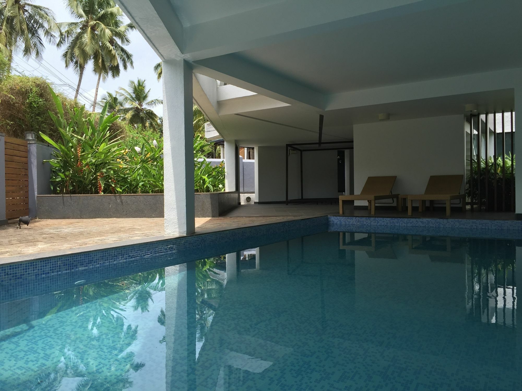 Calem Grove Hotel Candolim Bagian luar foto