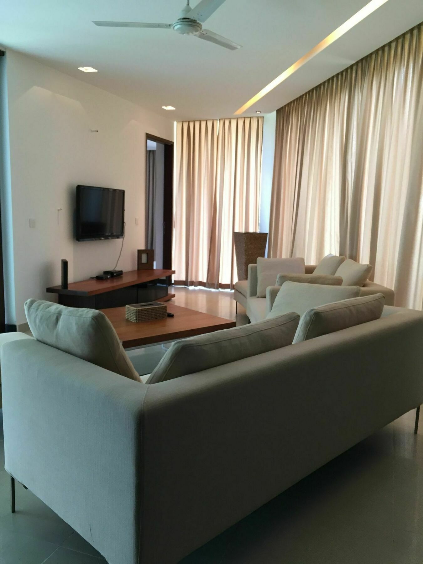 Calem Grove Hotel Candolim Bagian luar foto