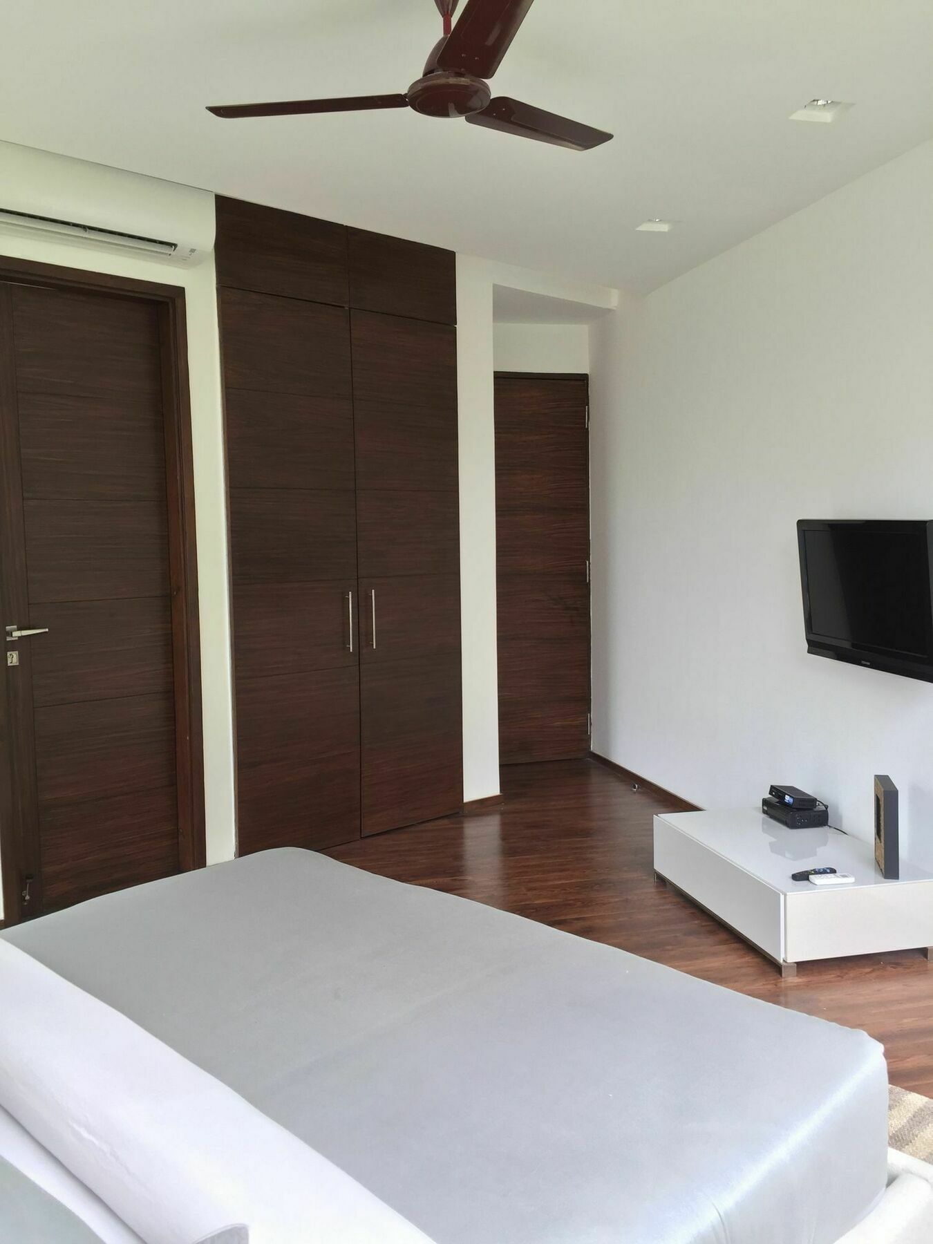Calem Grove Hotel Candolim Bagian luar foto