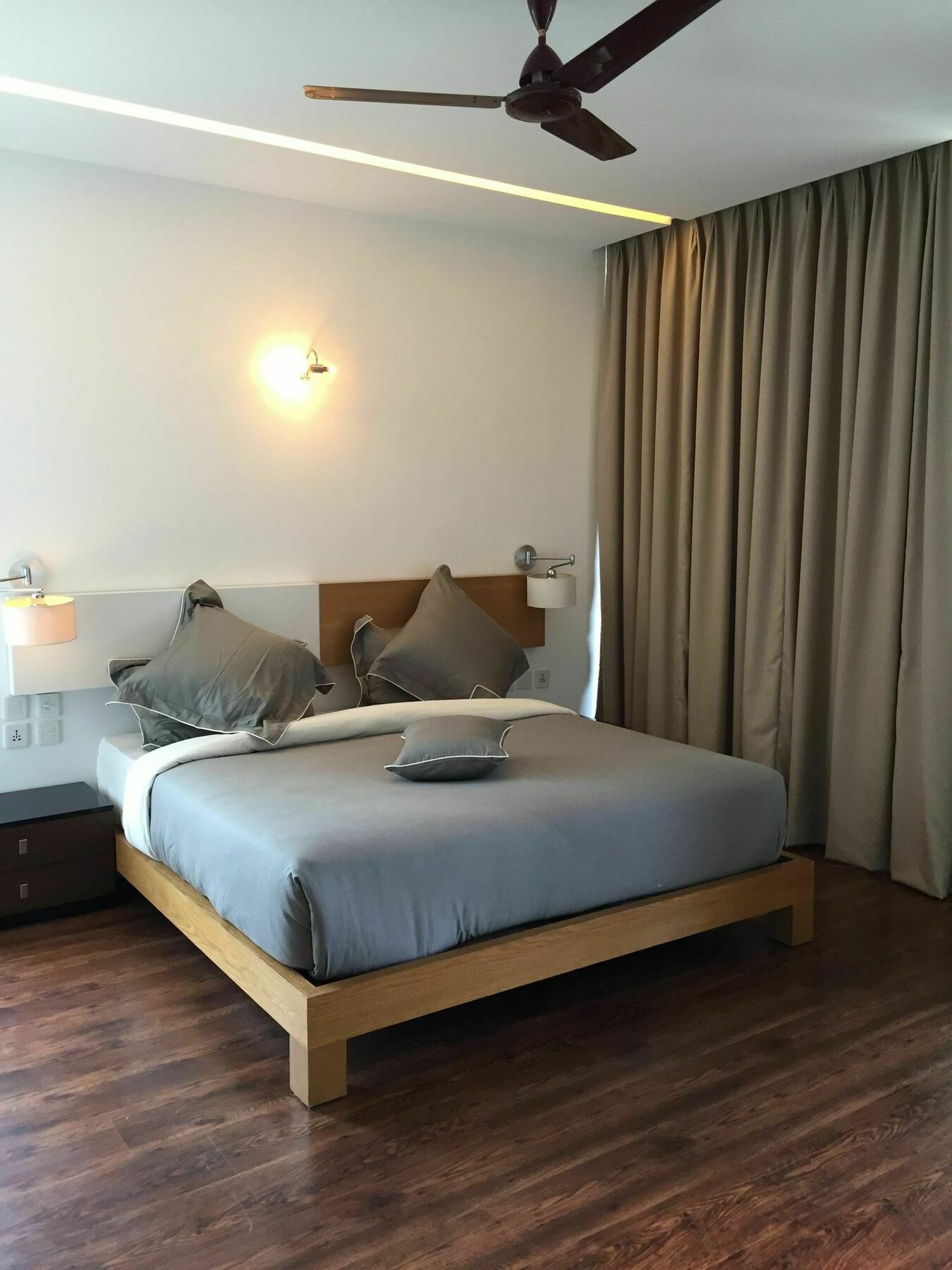 Calem Grove Hotel Candolim Bagian luar foto